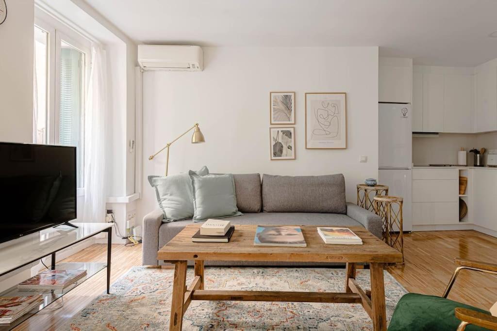 Cozy Apartment In Puerta Del Sol - Esparteros Madrid Exterior foto